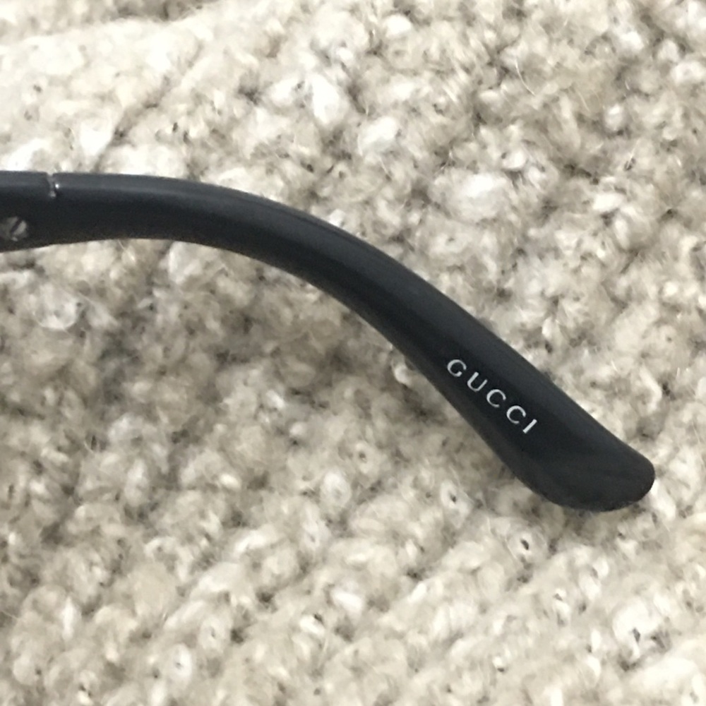 ‼️SOLD‼️SOLD‼️SOLD☀️Gucci Sunglasses with Case🔥HOT! - Picture 5 of 6